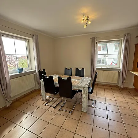 Geraeumige Monteurwohnung In Апартаменты *