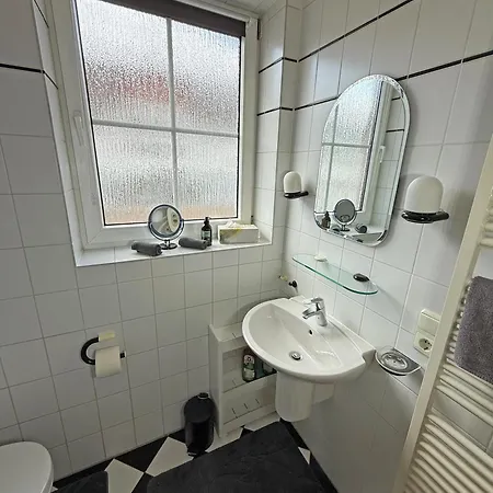 아파트 Geraeumige Monteurwohnung In
