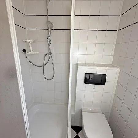 아파트 Geraeumige Monteurwohnung In
