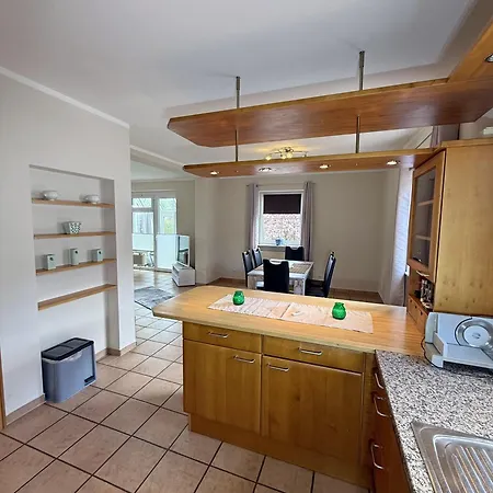 Geraeumige Monteurwohnung In 아파트
