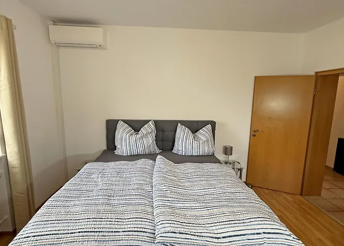 Geraeumige Monteurwohnung In Апартаменты
