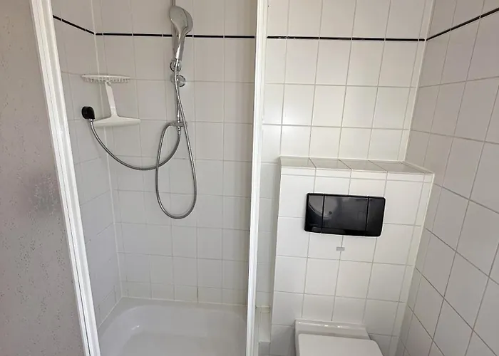 Апартаменты Geraeumige Monteurwohnung In